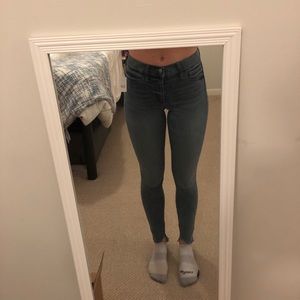 Gap “favorite jeggings” skinny jeans